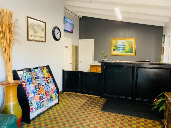 Fallbrook Country Inn image 2