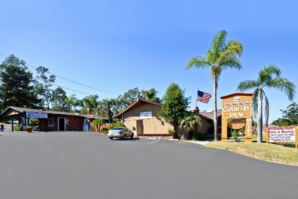 Fallbrook Country Inn image 3